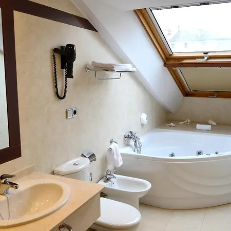 Отель Alda Palacio Valdes Авила